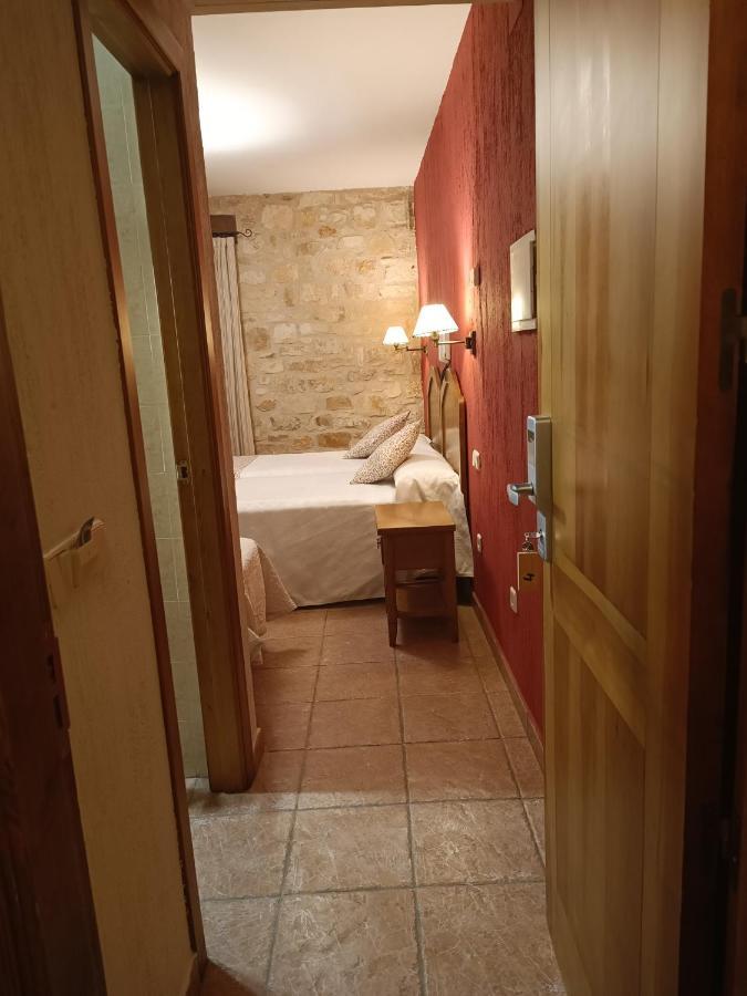 Hostal Decerca Pradena Room photo