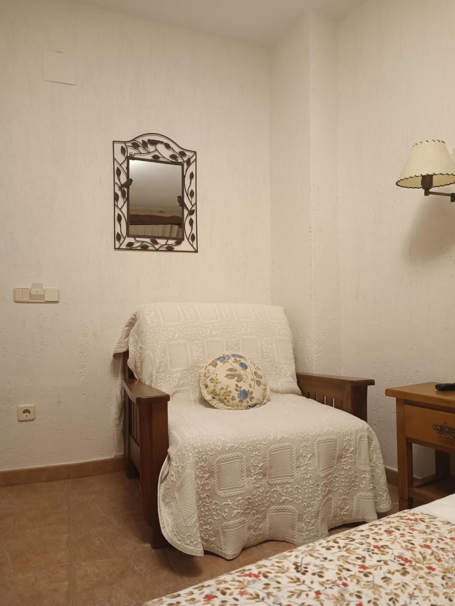 Hostal Decerca Pradena Room photo